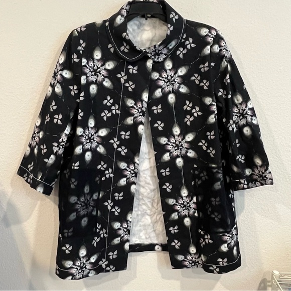 Hache black white gray design open front jacket size 46 snap neck collared - Picture 1 of 12